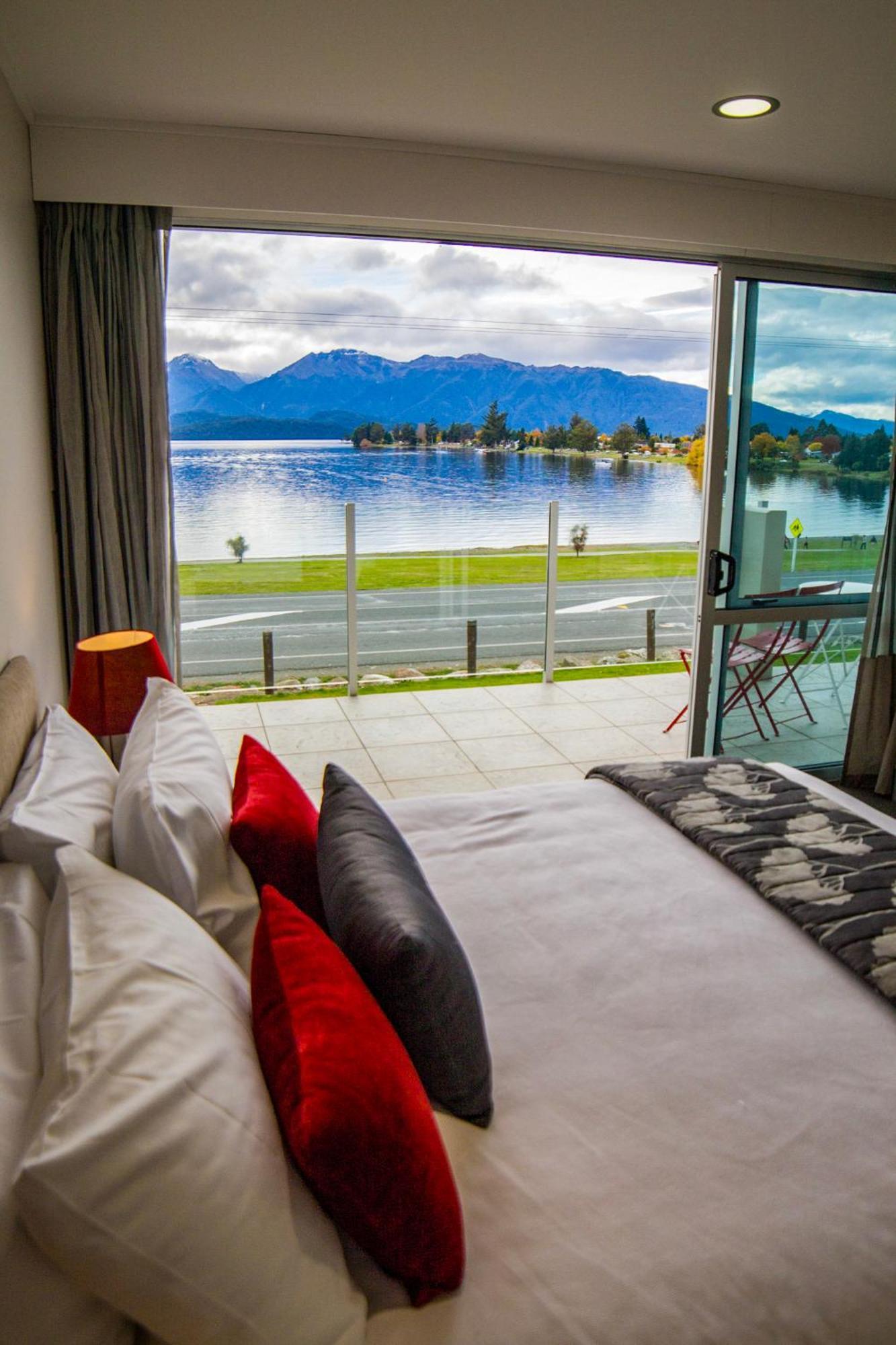 Marakura Deluxe Motel Te Anau Dış mekan fotoğraf