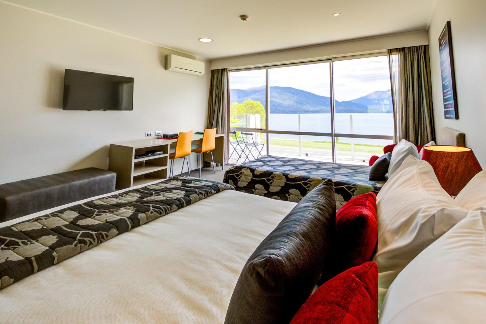 Marakura Deluxe Motel Te Anau Dış mekan fotoğraf