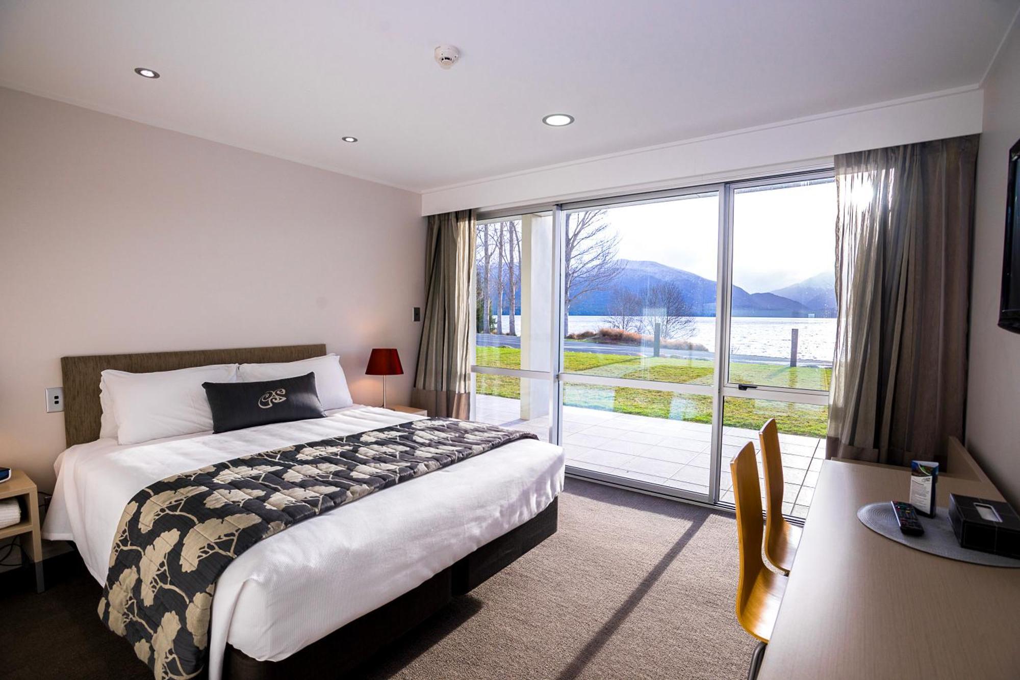 Marakura Deluxe Motel Te Anau Dış mekan fotoğraf