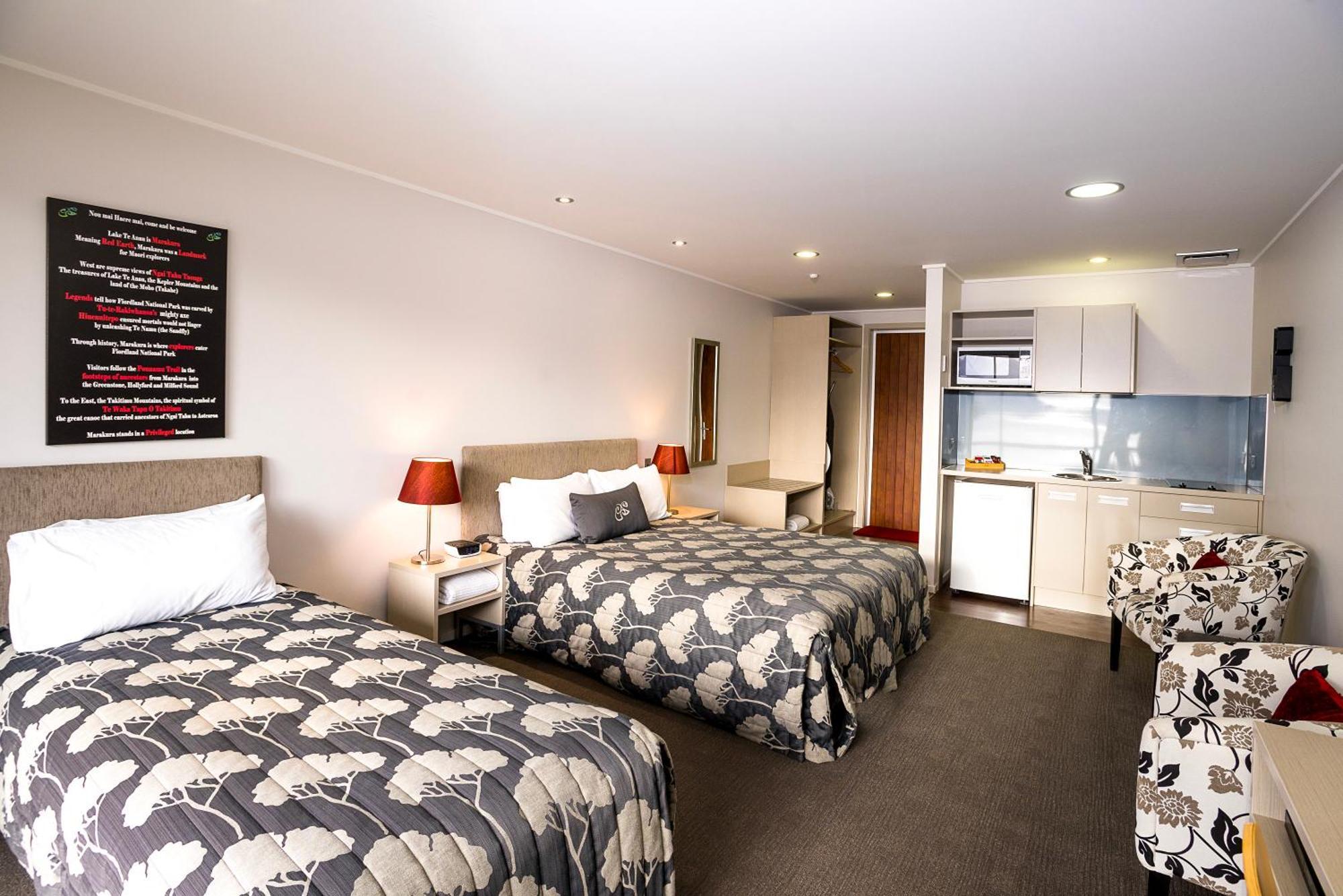 Marakura Deluxe Motel Te Anau Dış mekan fotoğraf